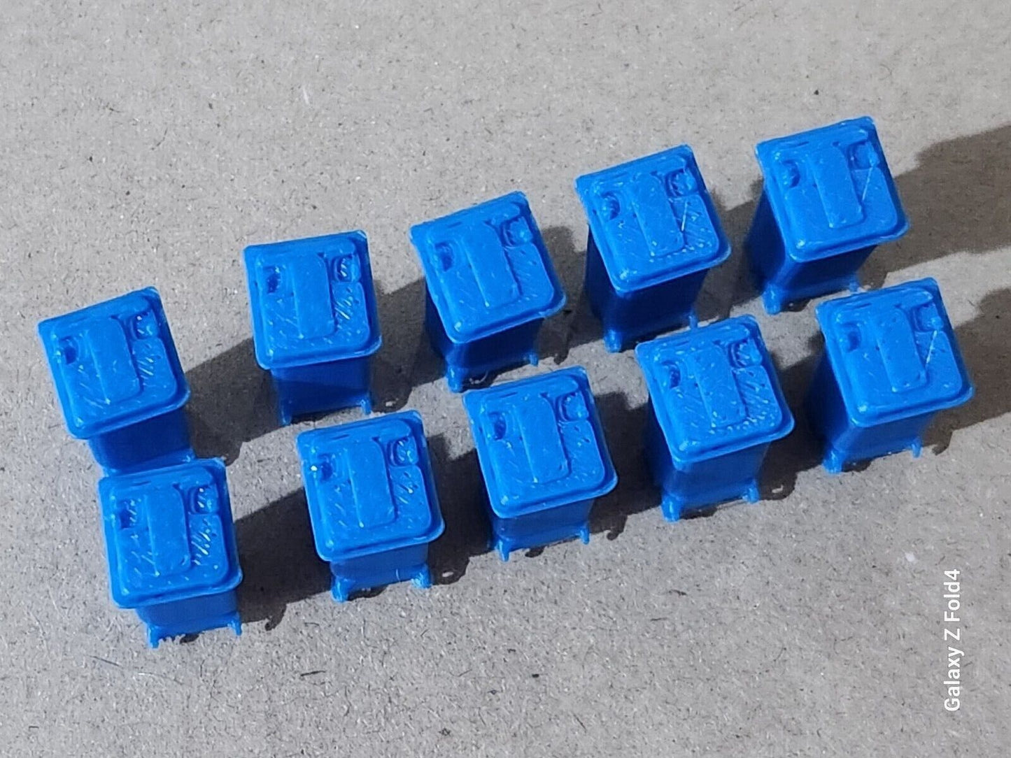 240L Wheelie Bins in OO Gauge - Assorted Colors, 1/76 Scale for Model Railways