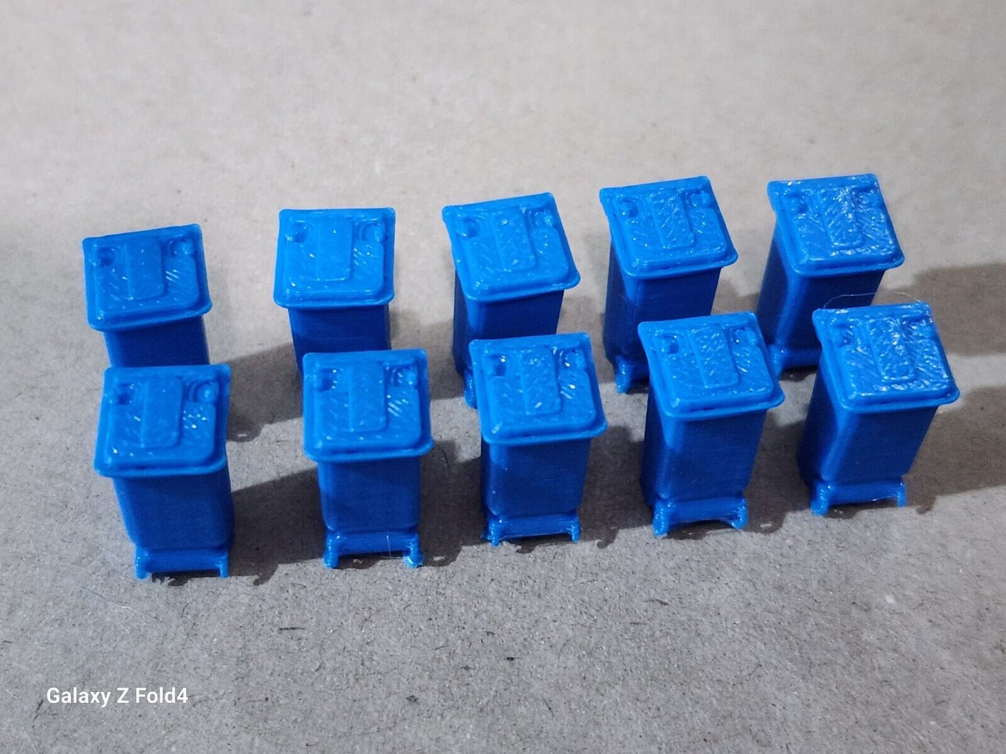 240L Wheelie Bins in OO Gauge - Assorted Colors, 1/76 Scale for Model Railways