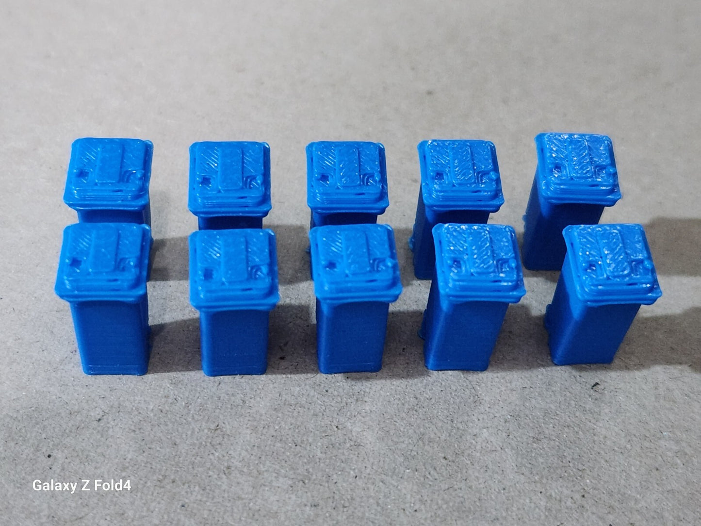 240L Wheelie Bins in OO Gauge - Assorted Colors, 1/76 Scale for Model Railways
