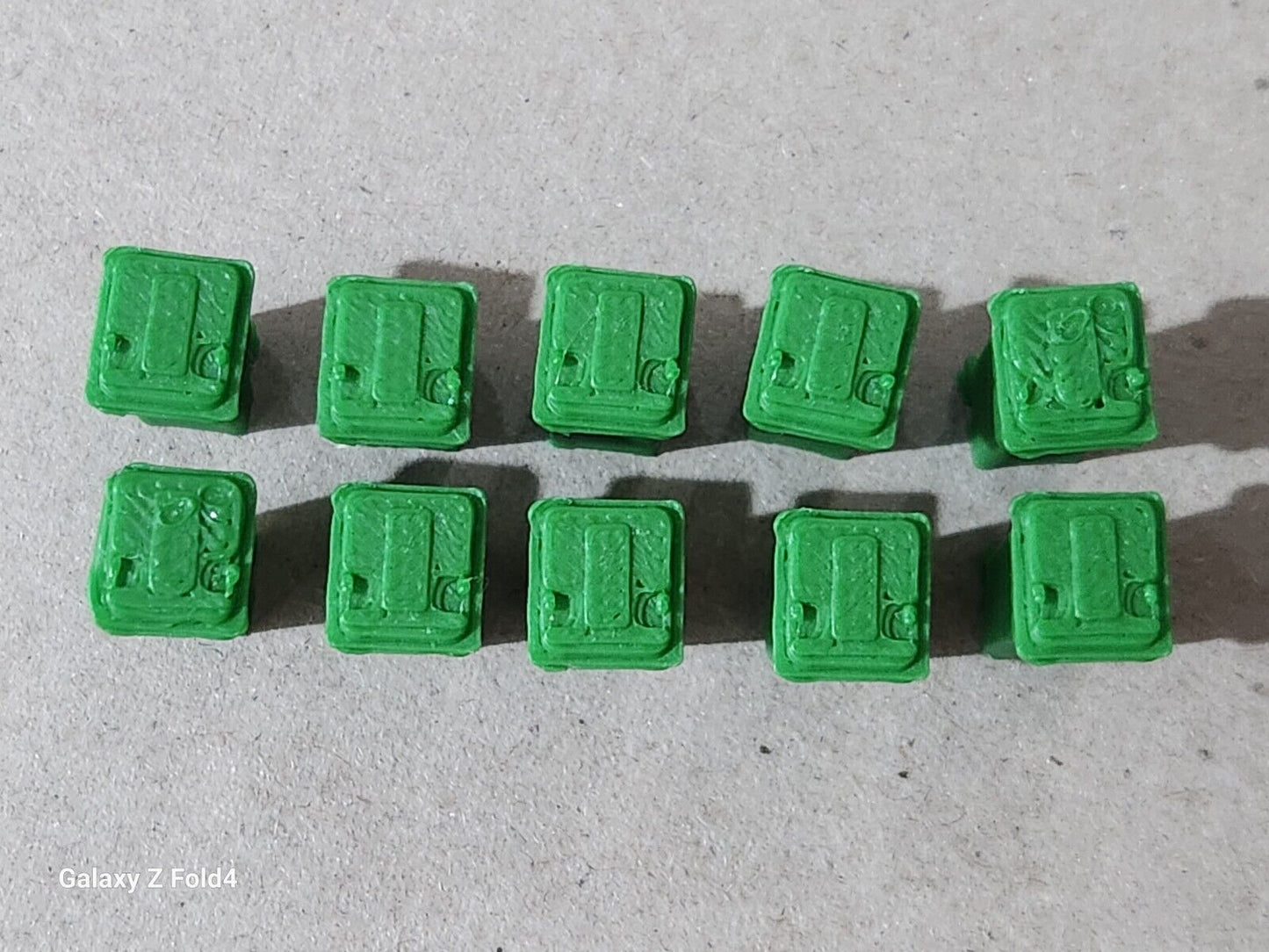 240L Wheelie Bins in OO Gauge - Assorted Colors, 1/76 Scale for Model Railways