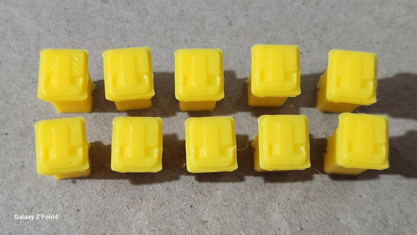 240L Wheelie Bins in OO Gauge - Assorted Colors, 1/76 Scale for Model Railways