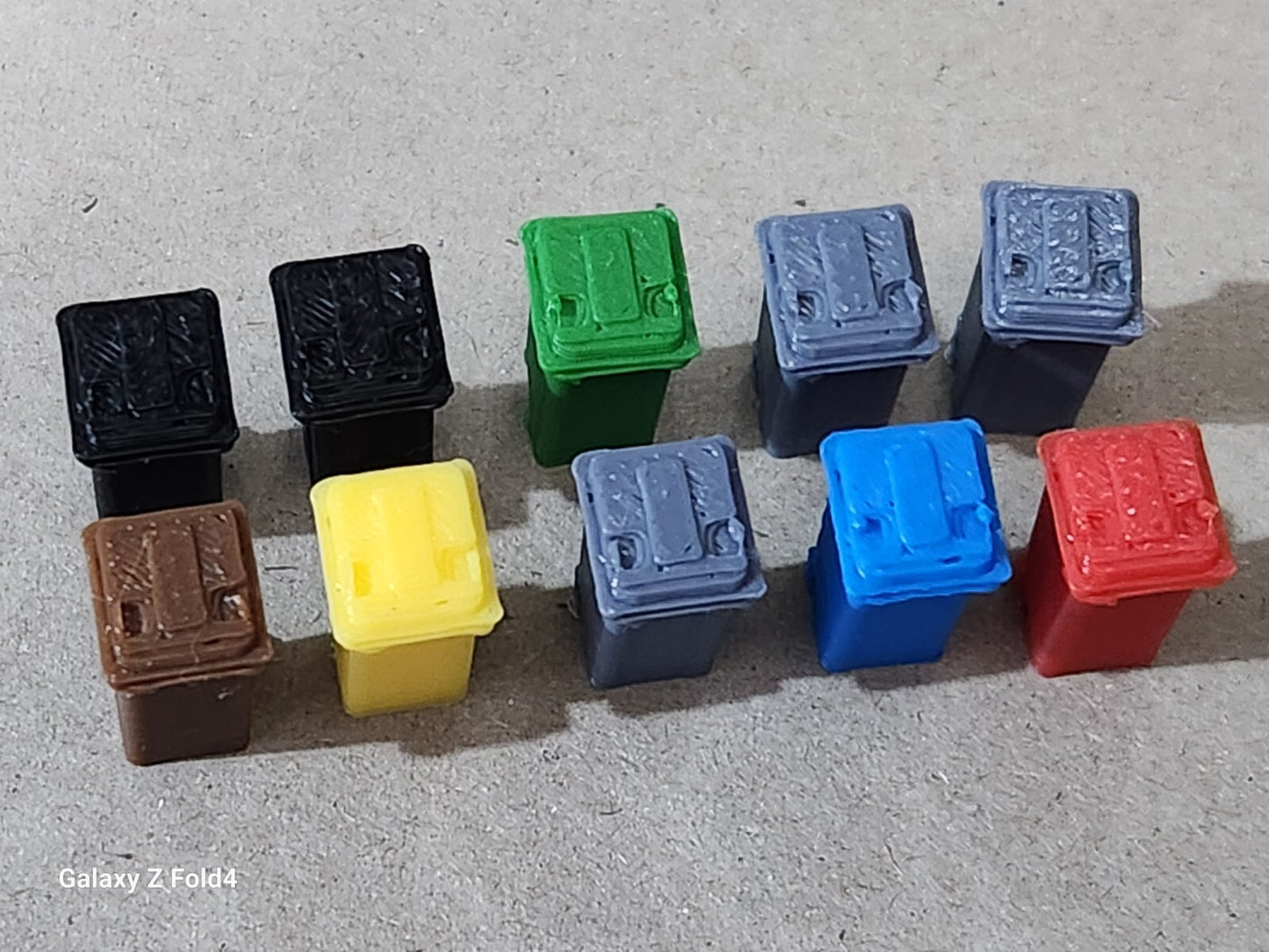240L Wheelie Bins in OO Gauge - Assorted Colors, 1/76 Scale for Model Railways
