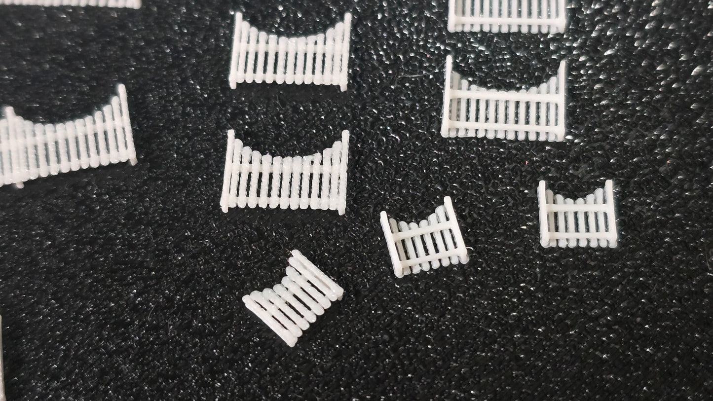 Garden Fencing 6ft Z Gauge White 23 Pack 1:220 Scale Models Train Railway