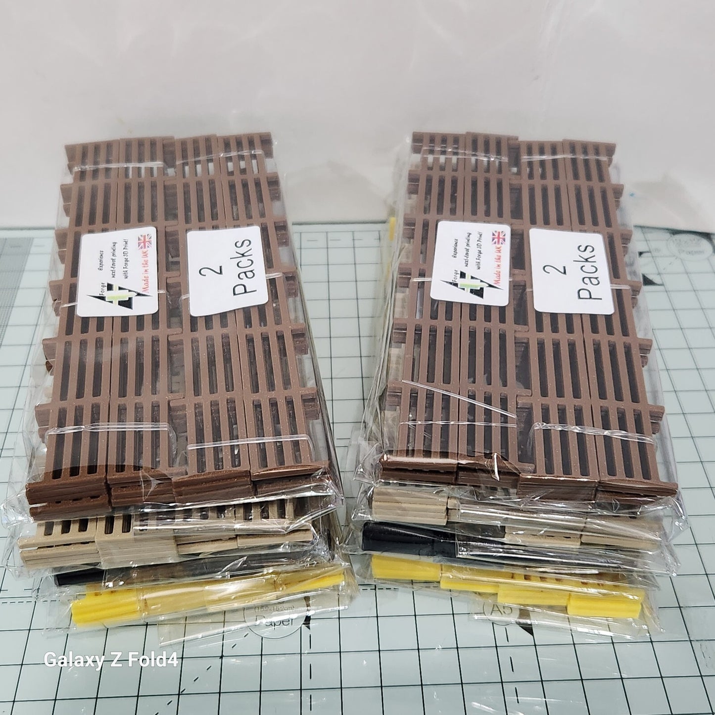 Fencing Railings New 10 to 100 Pack ALL Colours TT Gauge 1:120 Models Railway