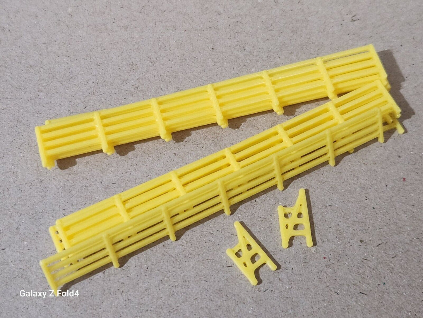 Fencing Railings New 10 to 100 Pack ALL Colours TT Gauge 1:120 Models Railway