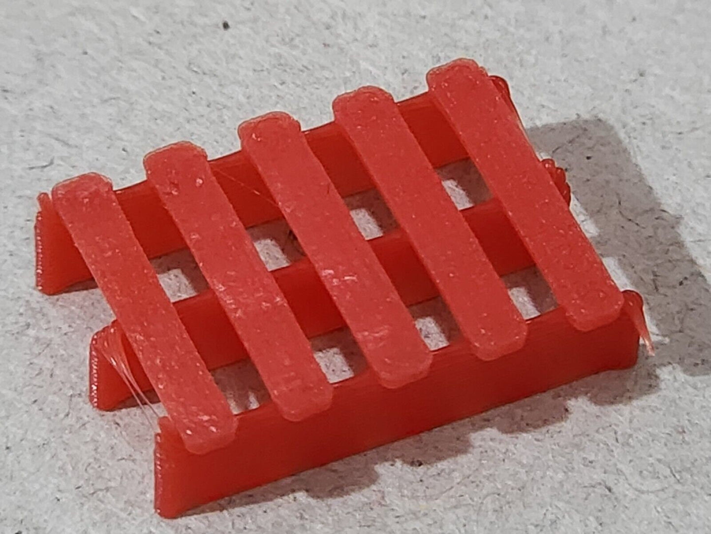 Red LPR PRO80 La Palette Rouge Pallets Pack 25 OO Gauge 1:76 Scale Model Railway