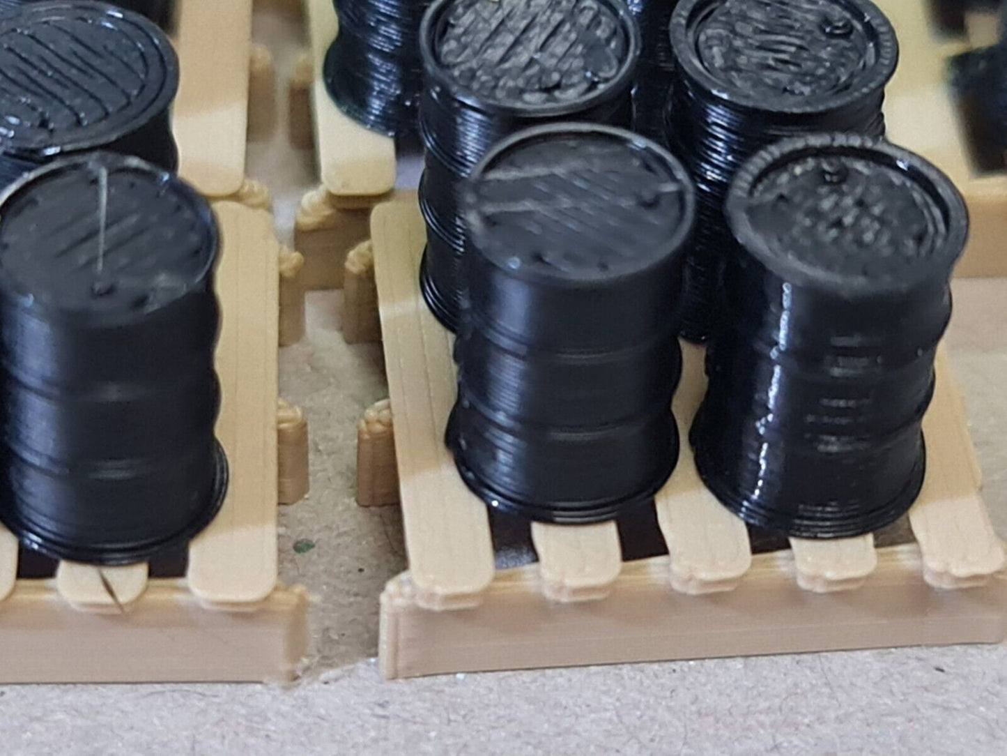 New Black Oil Drum Barrels 24 Pack + 6 Pallets OO Gauge 1:76 Scale Model Railway