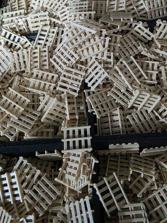 009 00-9 Narrow Gauge Wood Colour Pallets 1:76 Models Train Railway (25 Pack)