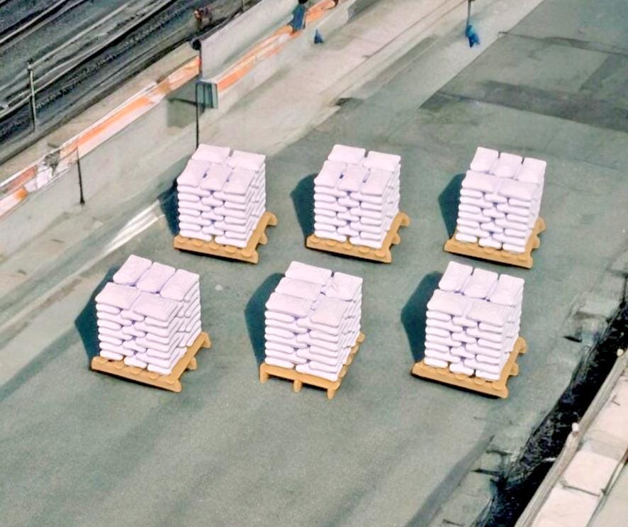 Pallets of white Sacks wood pallet OO Gauge 1:76 Scale Model Railway (6 Pack)