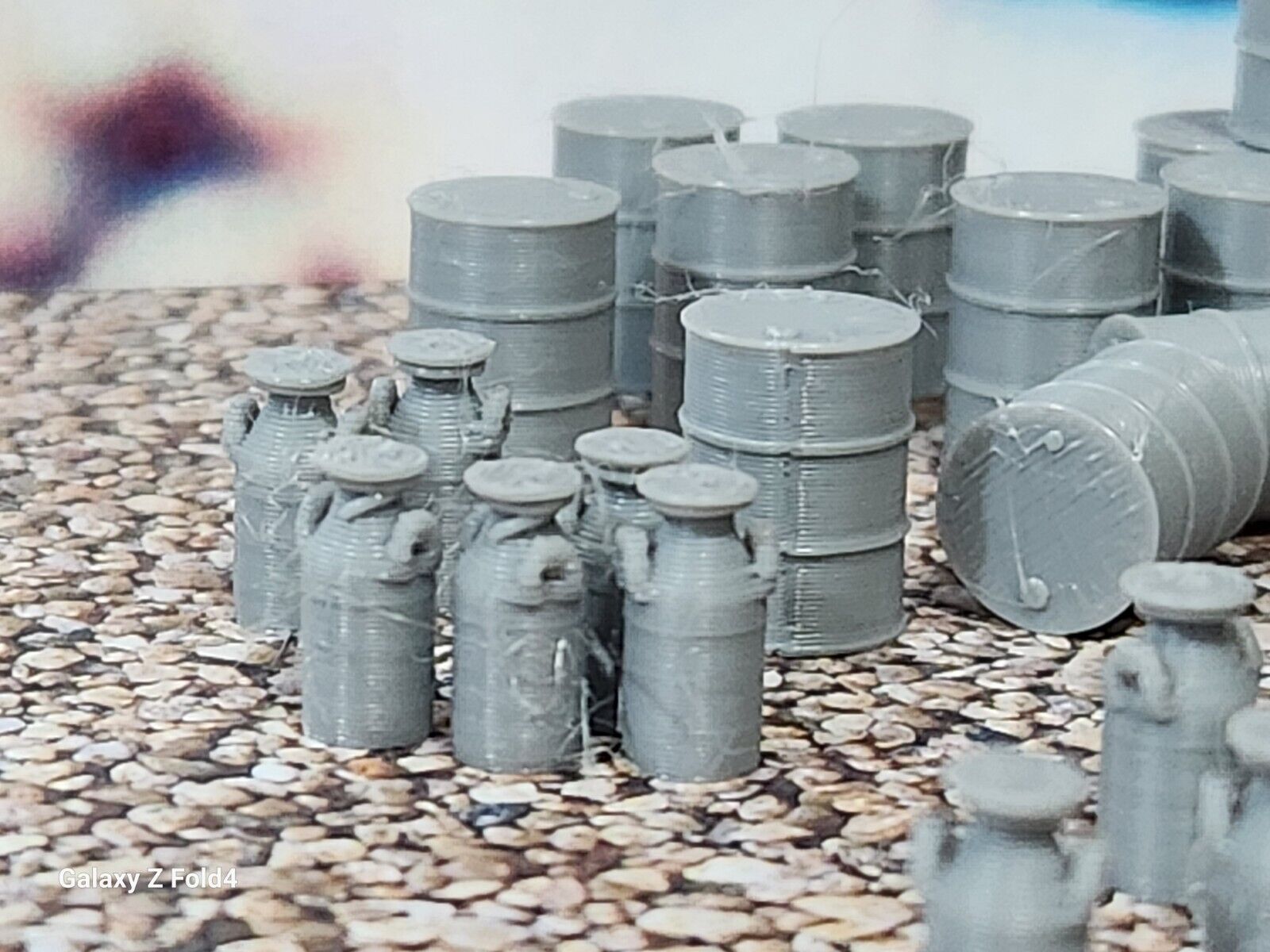New Light Grey Milk Churns 20 & Oil Drums 20 OO HO Gauge 1:76 Scale (40 pack)