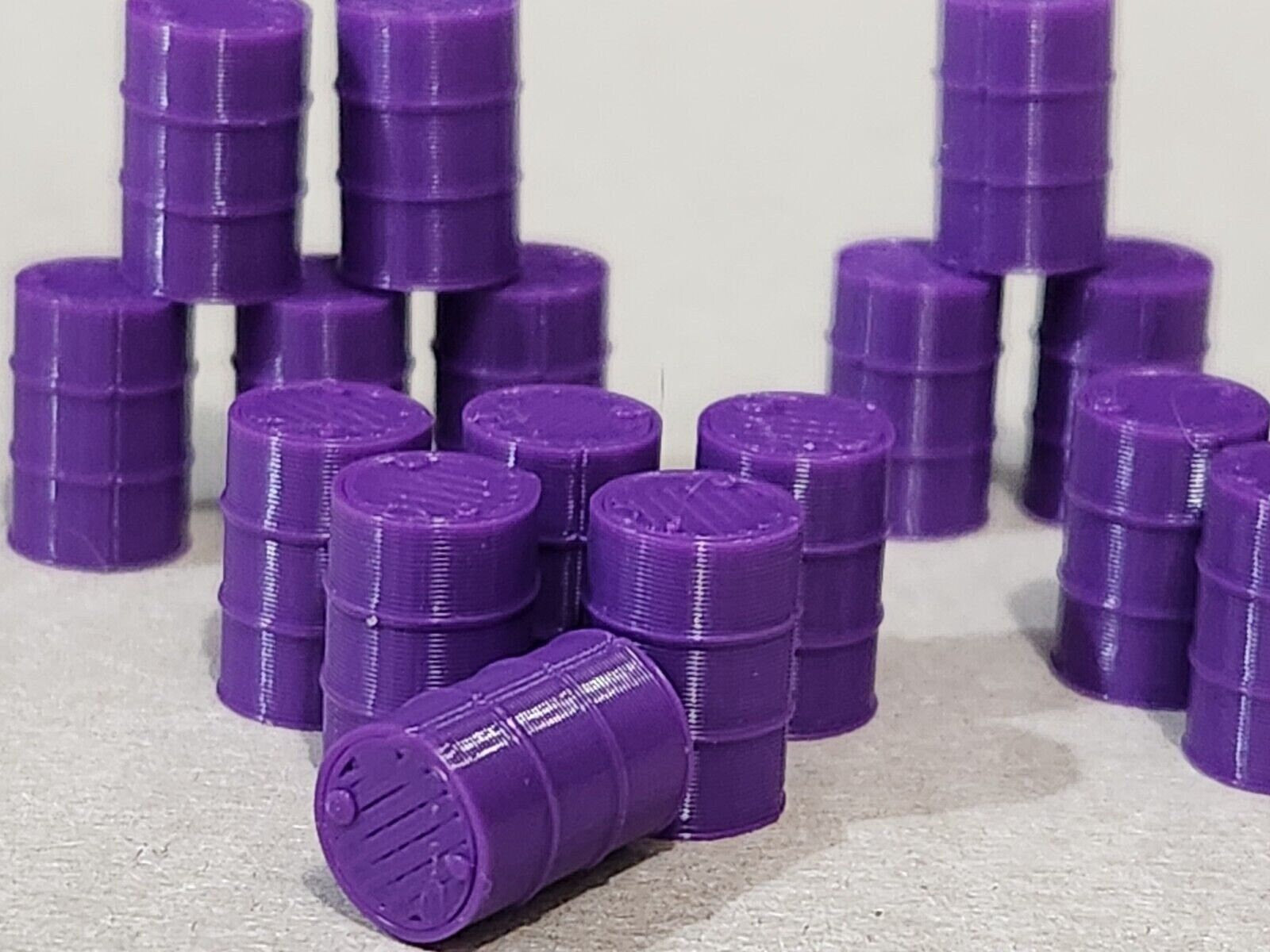 New Purple Oil Drum Barrels OO Gauge 1:76 Scale Models Train Railway 18 Pack