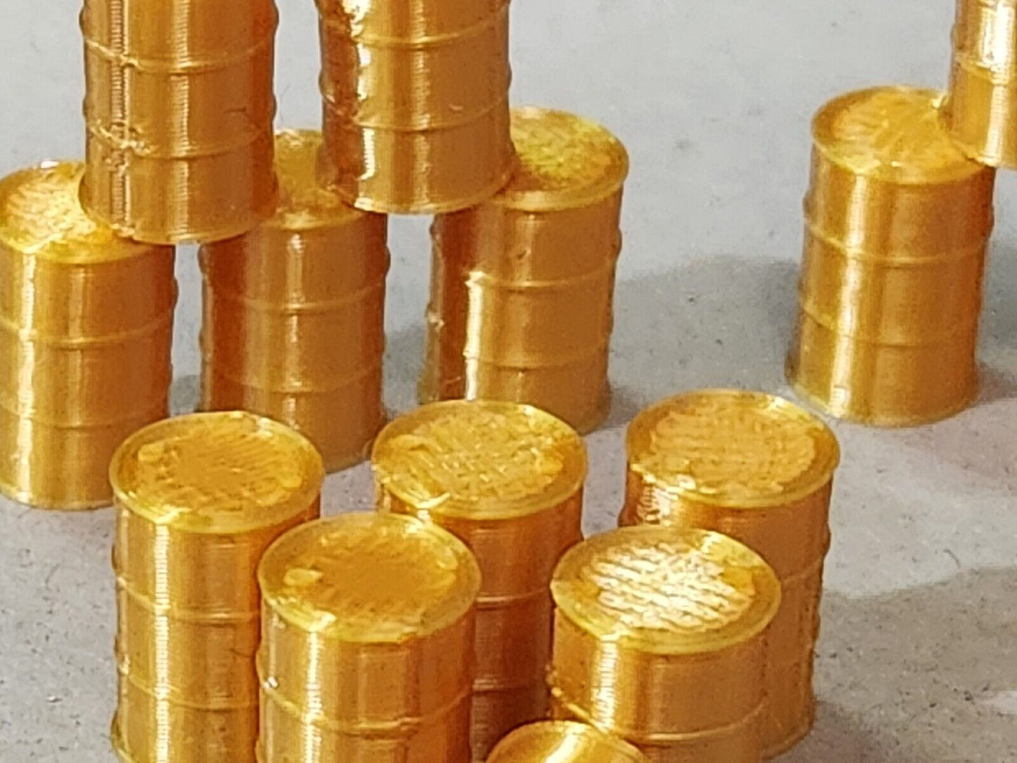 Oil Drum Barrels OO Gauge New Gold 1:76 Scale Models Train Railway 18 Pack