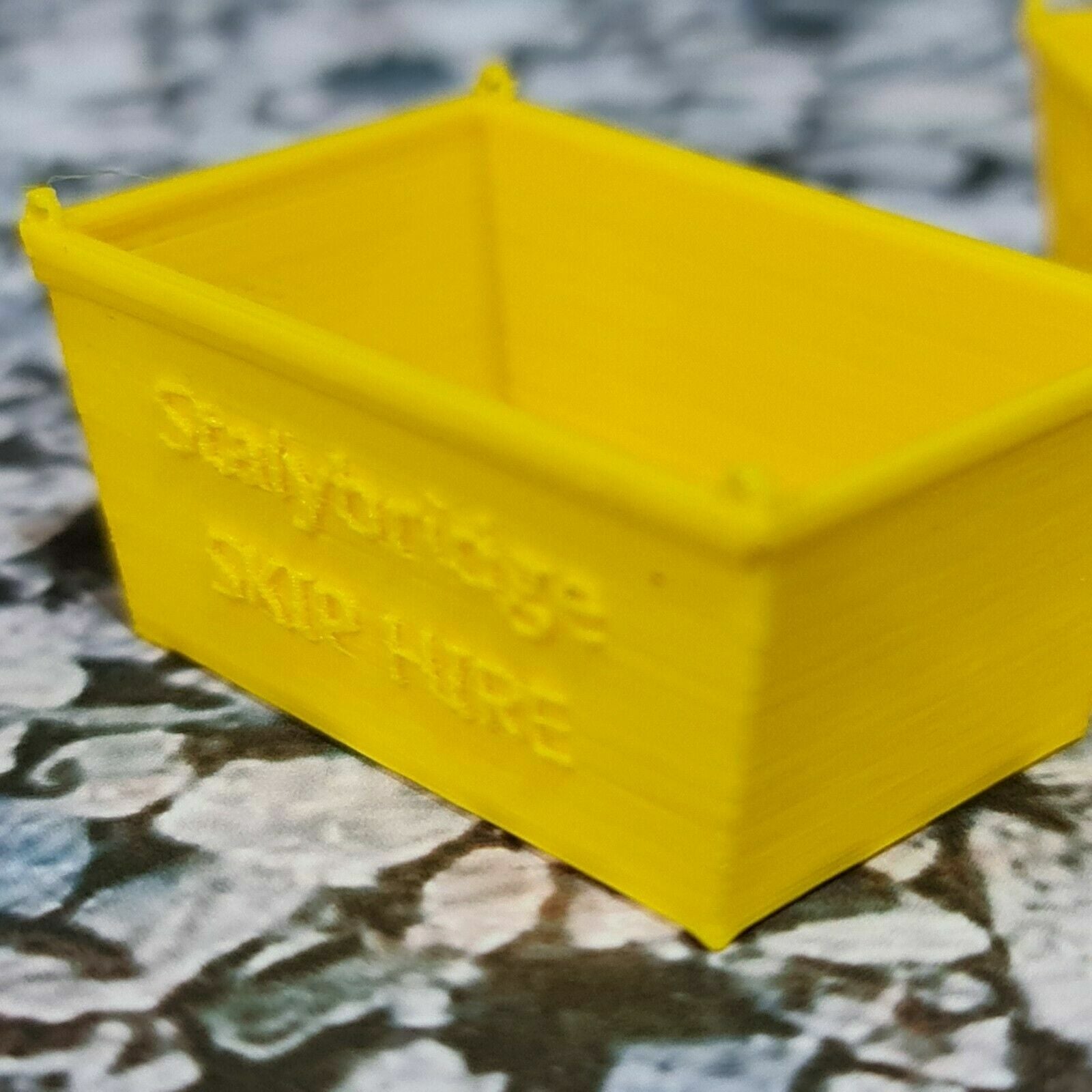 Pack of 2 Skips OO/HO Gauge 1:76 Model Railway Scenery