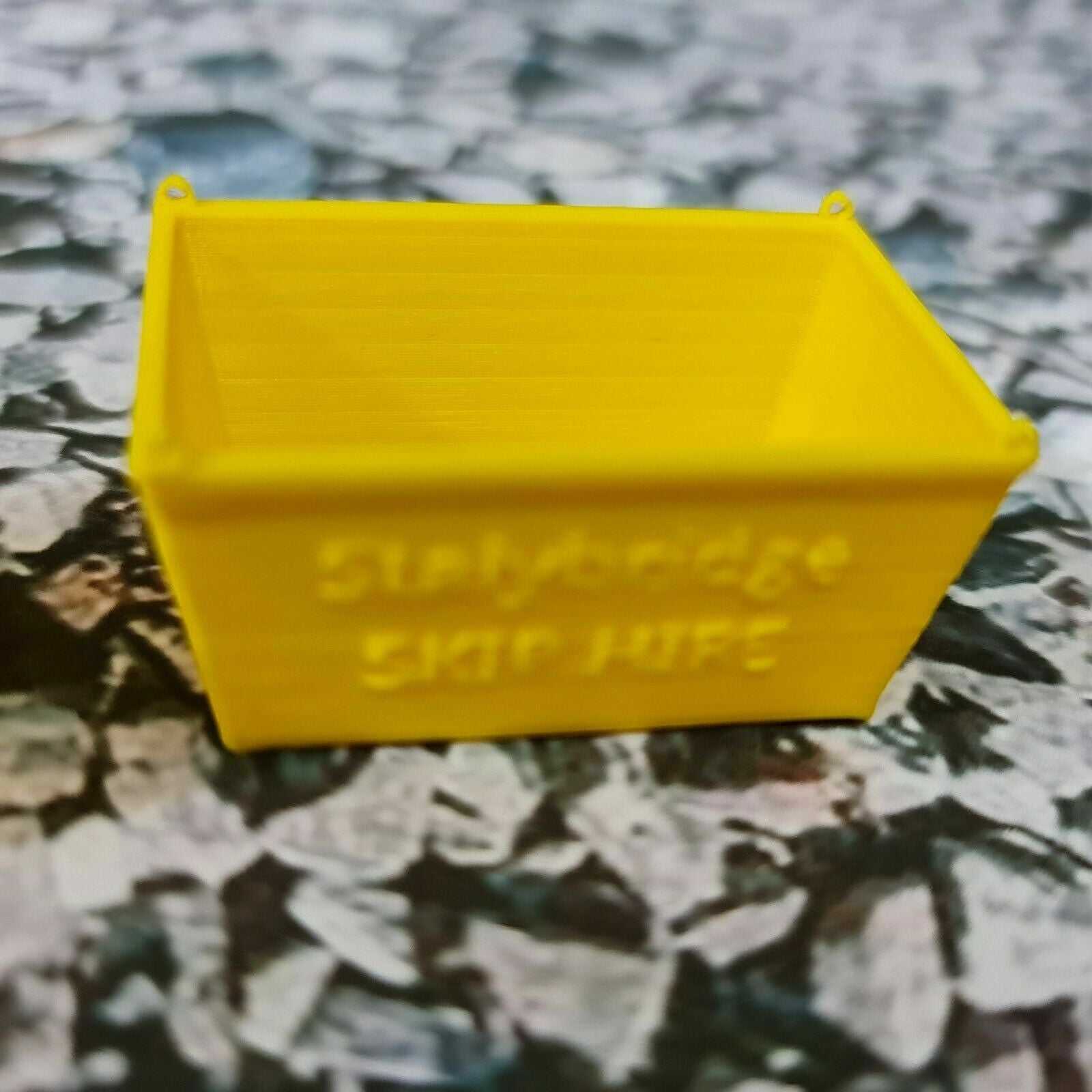 Pack of 2 Skips OO/HO Gauge 1:76 Model Railway Scenery
