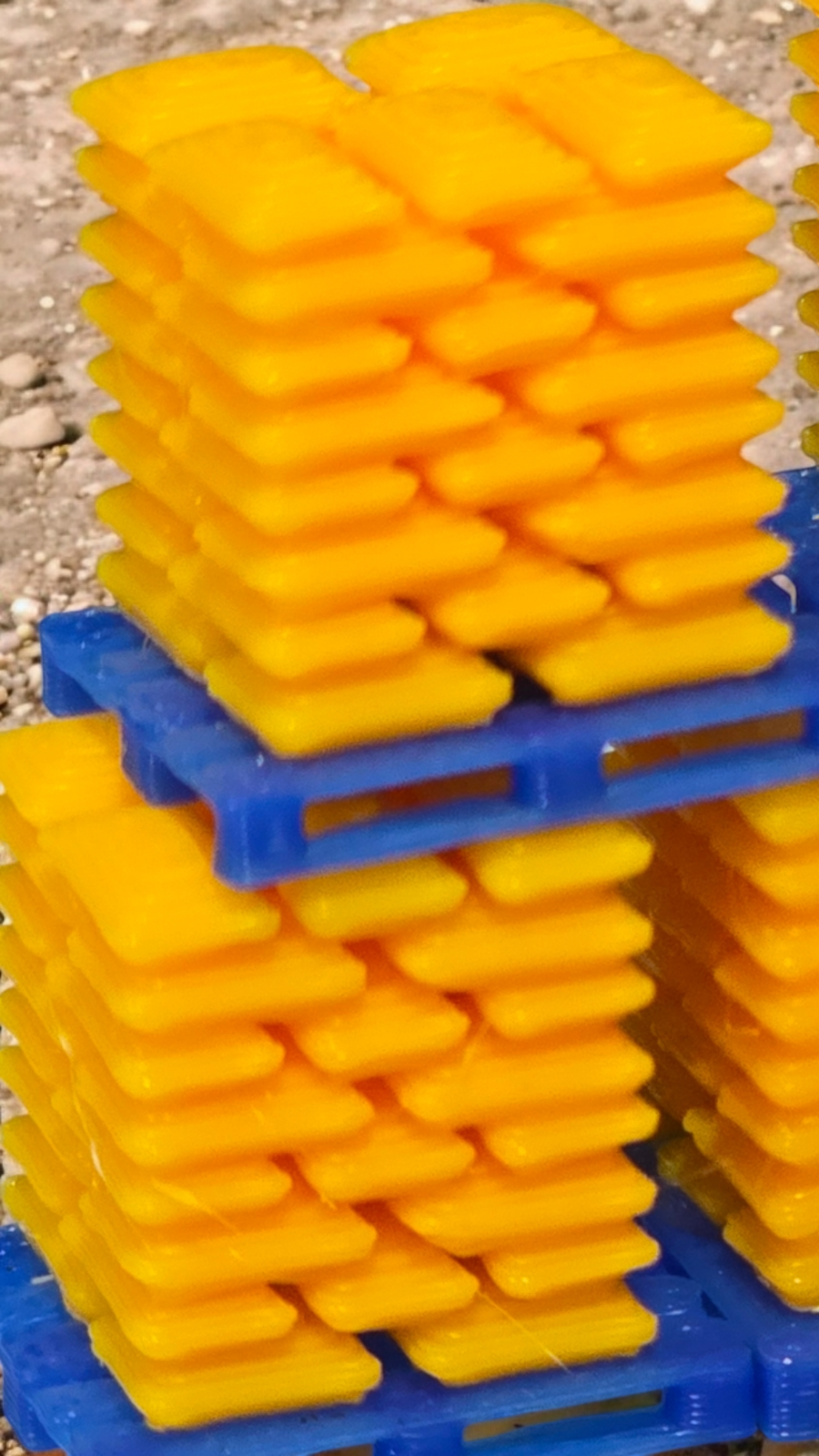 Pallets of Sacks Yellow Cement Chep N Gauge 1:148 Scale Models Railway (6 Pack)