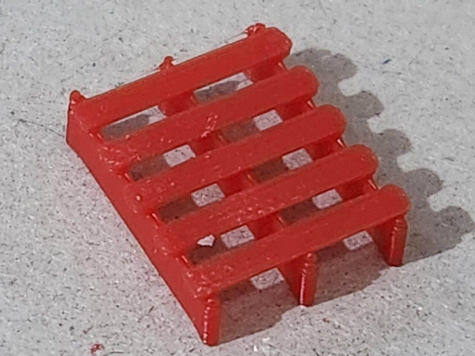 UK Red LPR La Palette Rouge Pallets Pack of 25 OO Gauge 1:76 Scale Model Railway